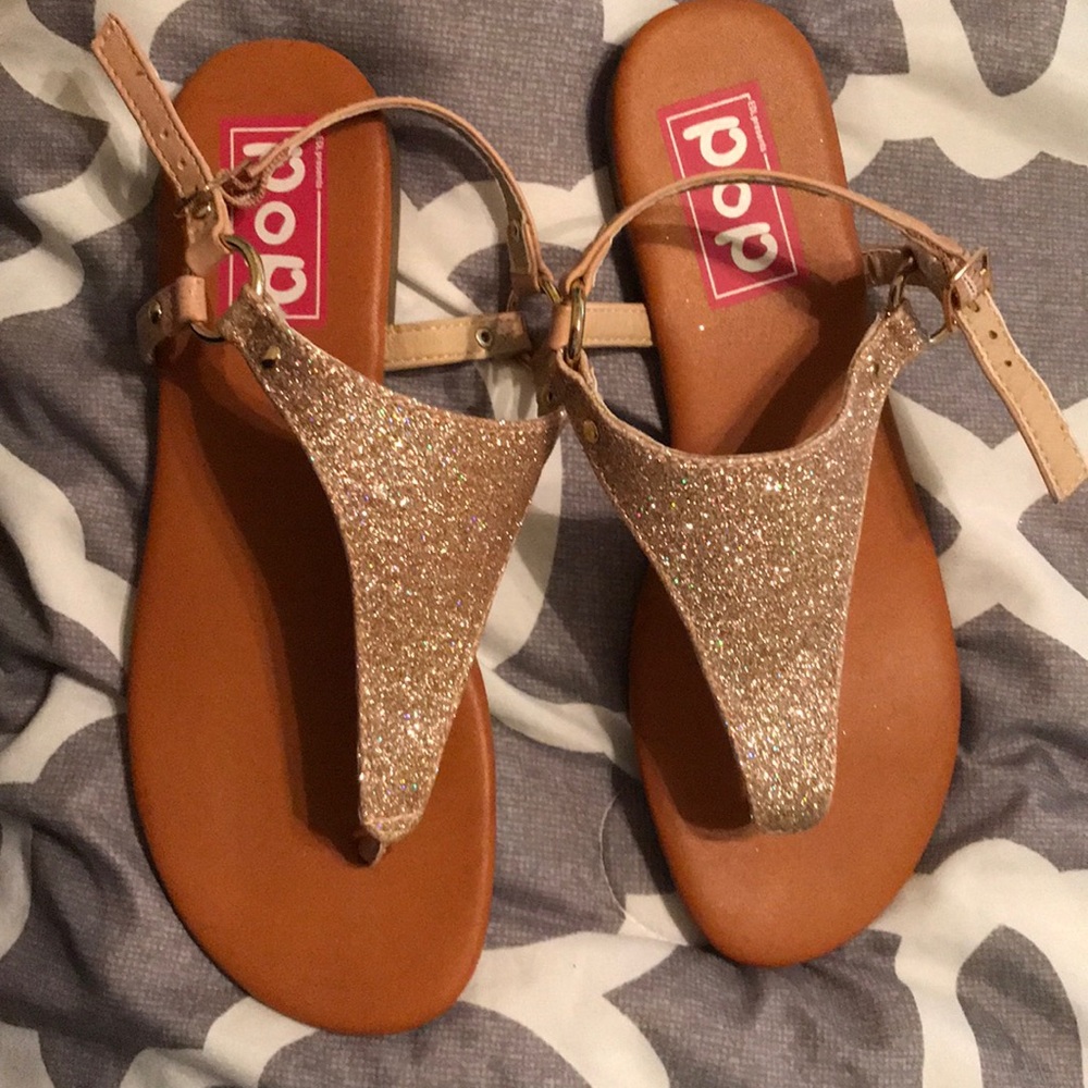 Sandals - Picture 4 of 4